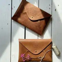 Wild Leather | button closing | size XL | 21x30cm | 8×12″ | real leather envelope for prints | handmade photography pouch
