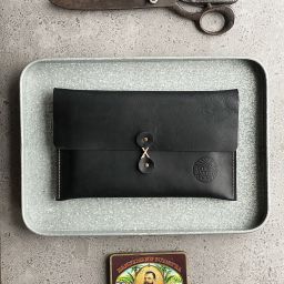 Epic Leather | cord closing | size L | 15x23cm | 6×9″ | real leather envelope for prints | handmade photography pouch