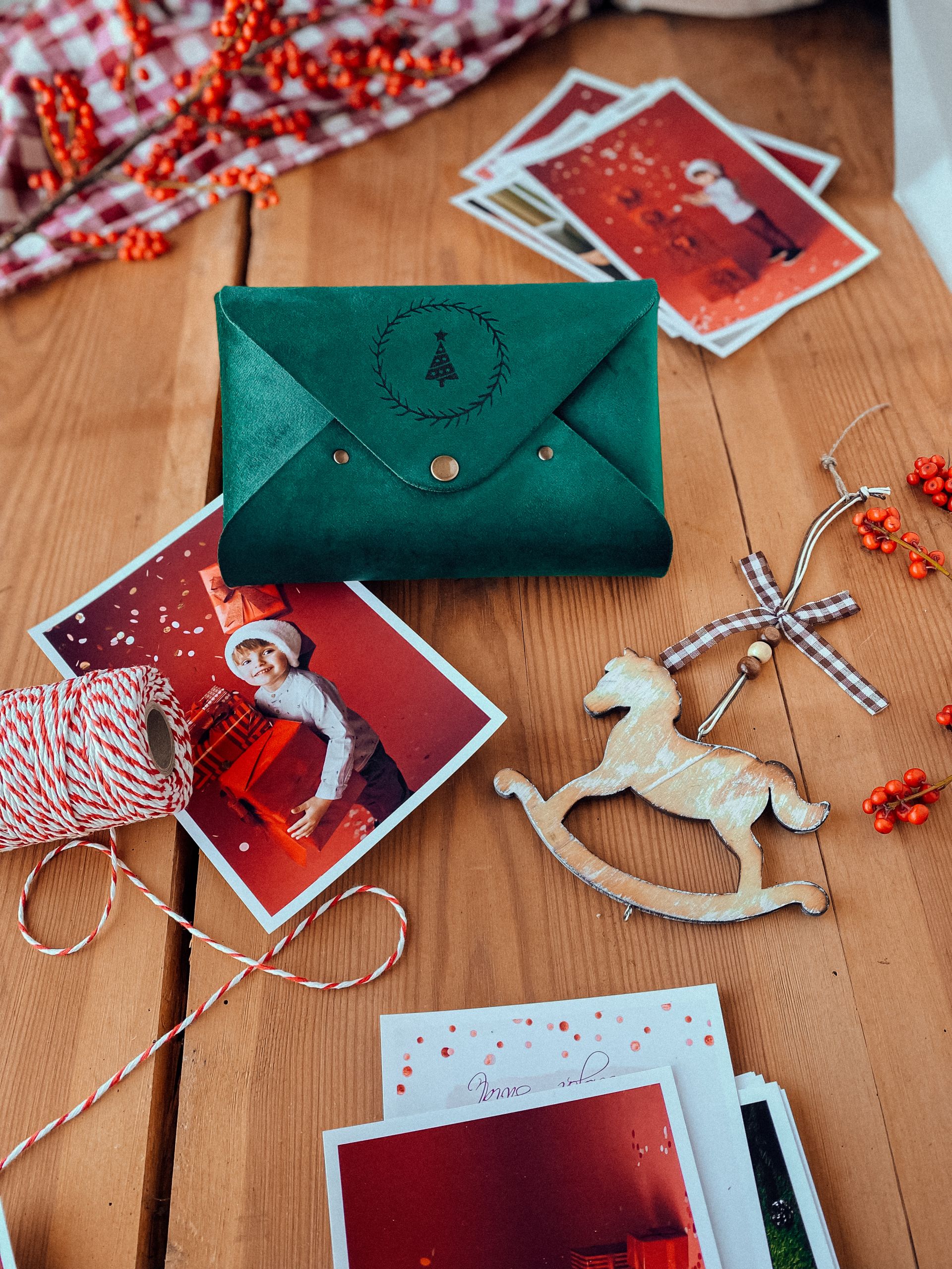 Velvet Envelopes for 4×6 inch prints: Embrace the Magic of Christmas with cozy velvet pouch and festive motives | Perfect holiday gift idea