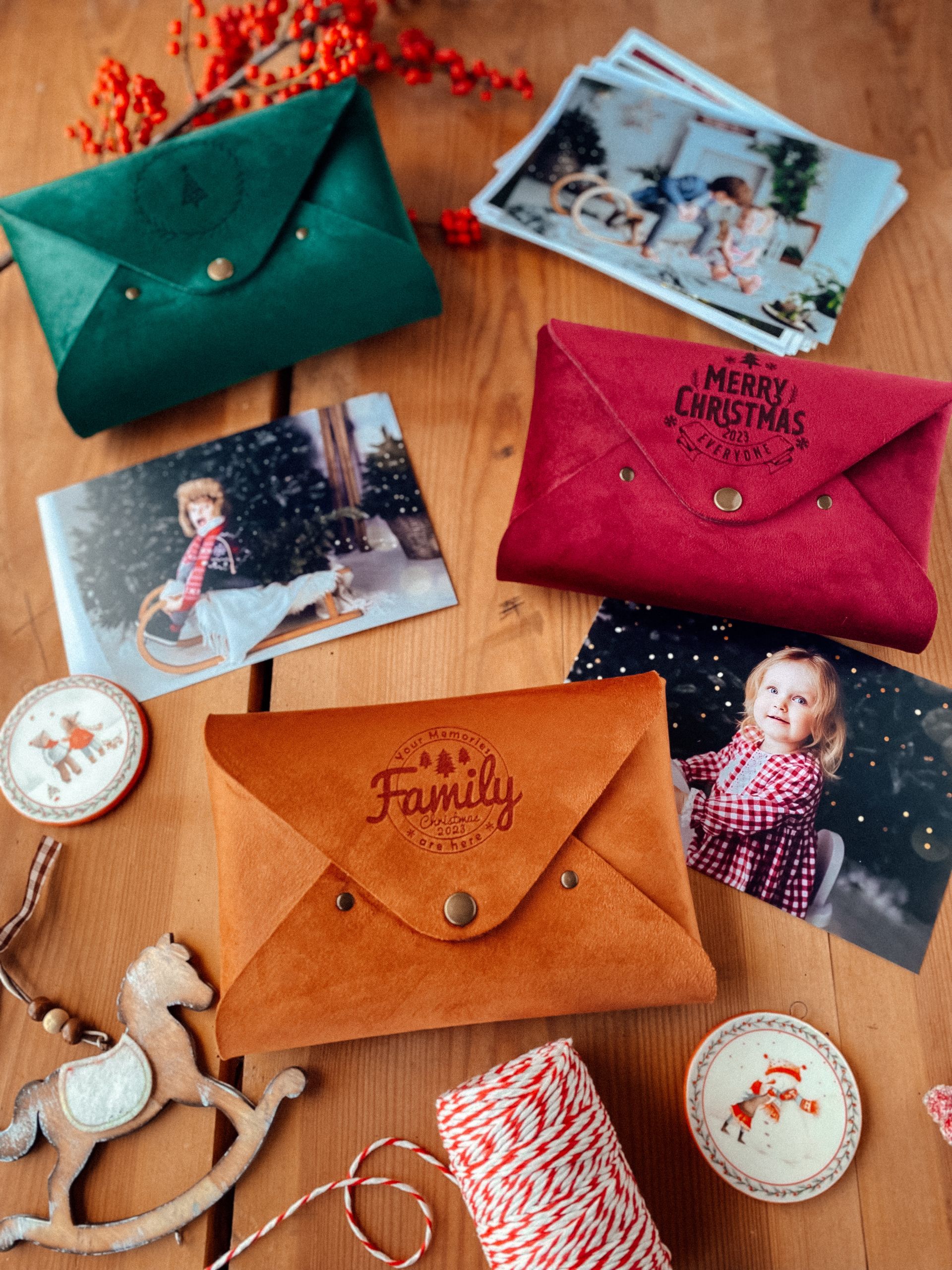 Velvet Envelopes for 4×6 inch prints: Embrace the Magic of Christmas with cozy velvet pouch and festive motives | Perfect holiday gift idea